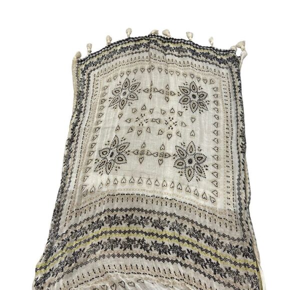 Ladies Long Tassel End Gauzy Boho Print Scarf‎ Appr 30” x 77” - Picture 2 of 8